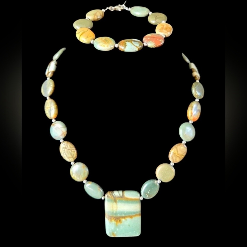 Chic Multicolor Stone Necklace and Bracelet Set